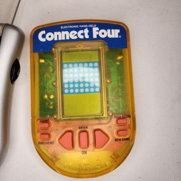 MGA Las Vegas Casino Blackjack & Connect Four Electronic Handheld LCD Game Lot - Picture 2 of 5